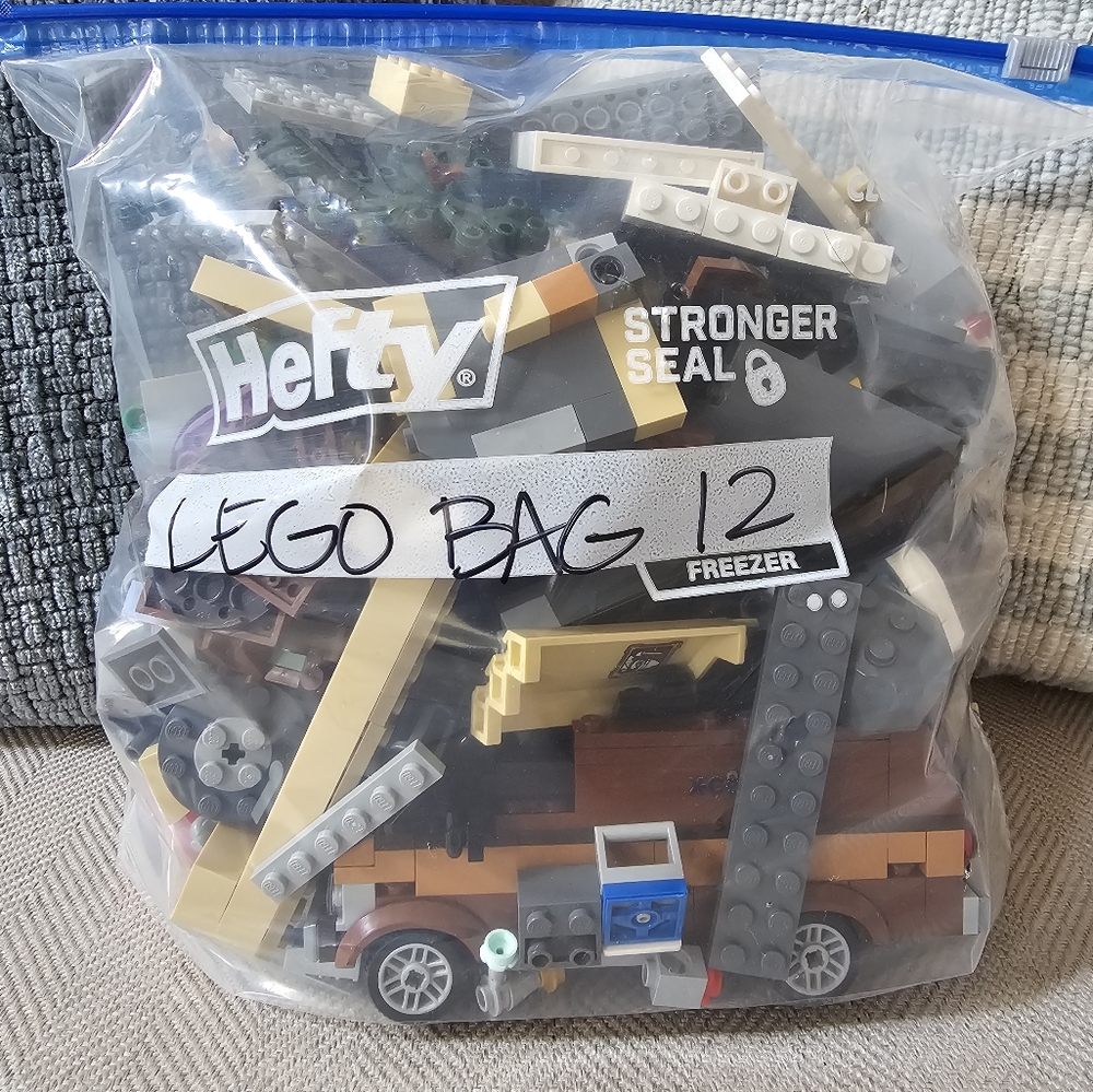 Lego Gallon Bag 12 (1.6 lbs)